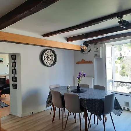 Holiday home Maison De Charme Avec Terrasse Et Garage Ferme Proche Des Volcans