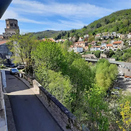 Holiday home Maison De Charme Avec Terrasse Et Garage Ferme Proche Des Volcans