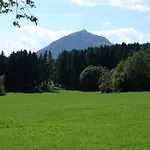 Maison De Charme Avec Terrasse Et Garage Ferme Proche Des Volcans 펜션 *