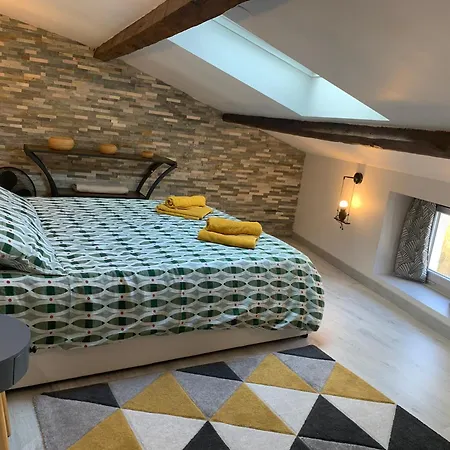 Maison De Charme Avec Terrasse Et Garage Ferme Proche Des Volcans 펜션 호와야