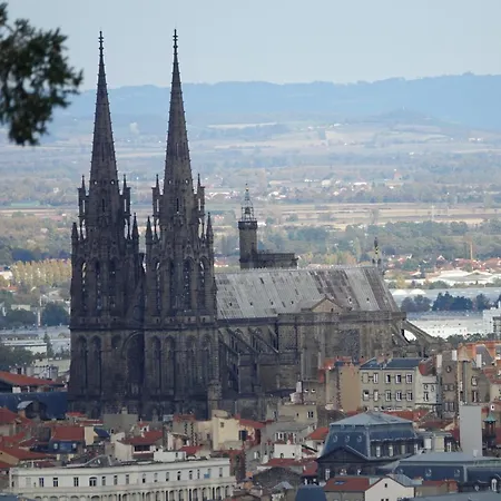 Maison De Charme Avec Terrasse Et Garage Ferme Proche Des Volcans בית נופש רויה