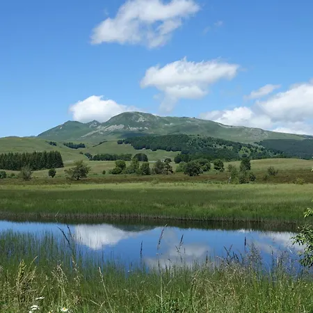 Maison De Charme Avec Terrasse Et Garage Ferme Proche Des Volcans