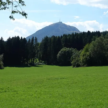 Maison De Charme Avec Terrasse Et Garage Ferme Proche Des Volcans בית נופש *