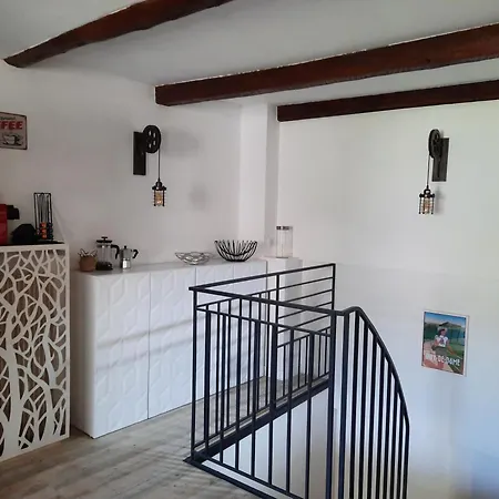 Maison De Charme Avec Terrasse Et Garage Ferme Proche Des Volcans