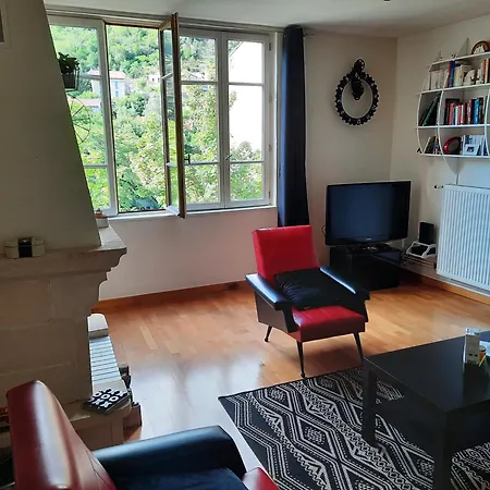 Maison De Charme Avec Terrasse Et Garage Ferme Proche Des Volcans 펜션