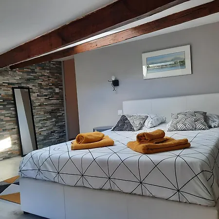 בית נופש Maison De Charme Avec Terrasse Et Garage Ferme Proche Des Volcans *